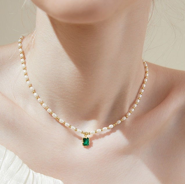 Light Luxury Minority Elegant Emerald Artificial Pearl Necklace For Women